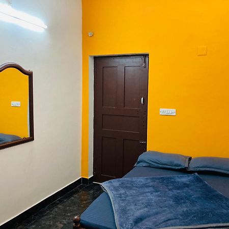Swarna Tourist Home Муннар Экстерьер фото