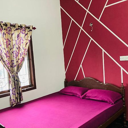Swarna Tourist Home Муннар Экстерьер фото