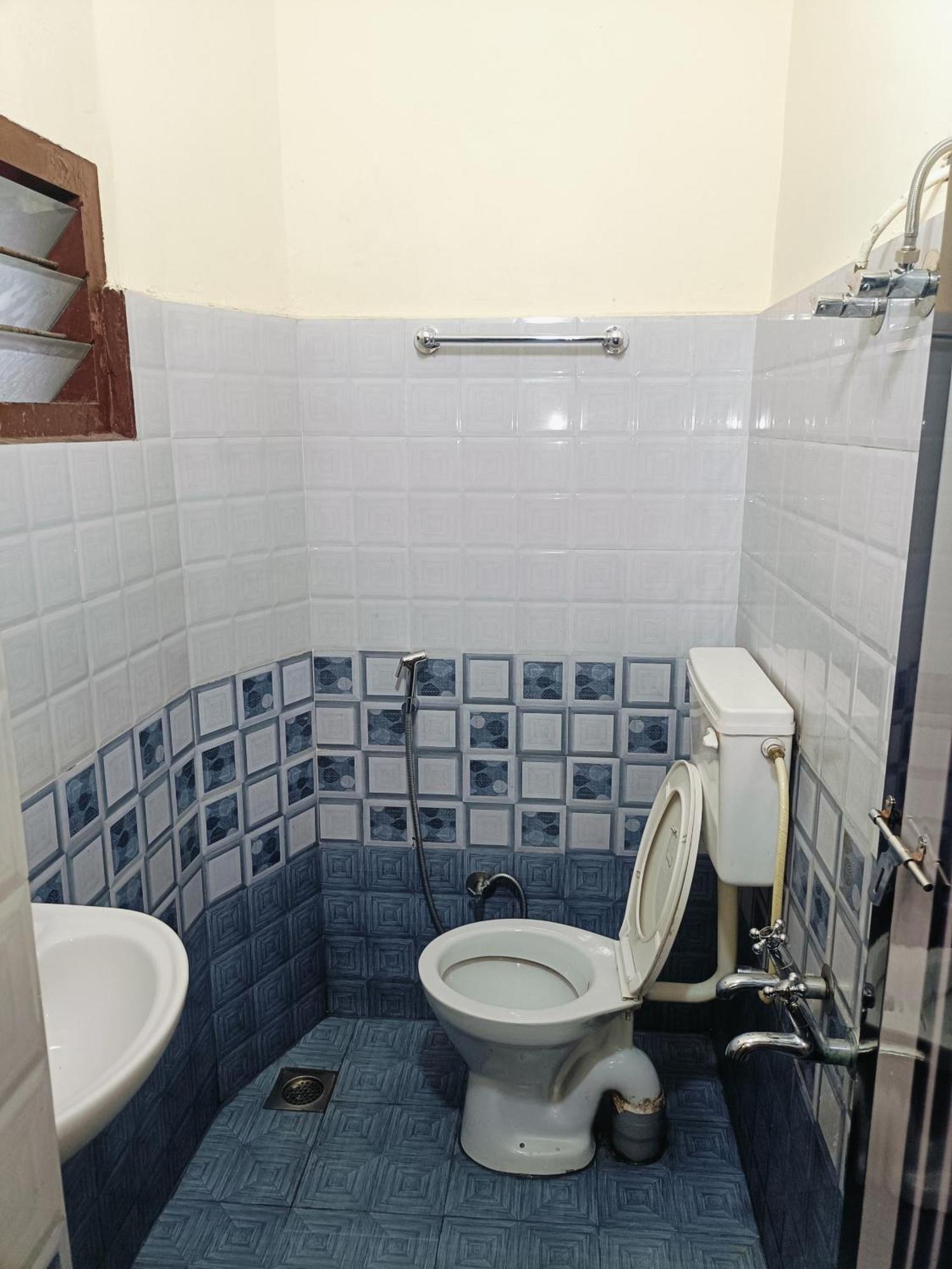 Swarna Tourist Home Муннар Экстерьер фото