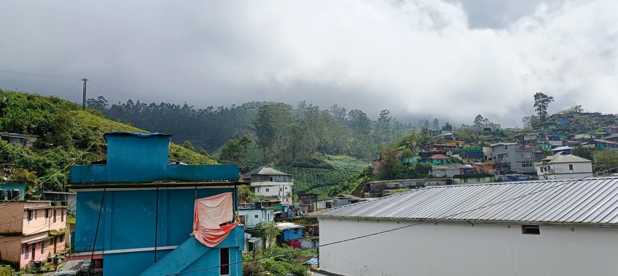 Swarna Tourist Home Муннар Экстерьер фото