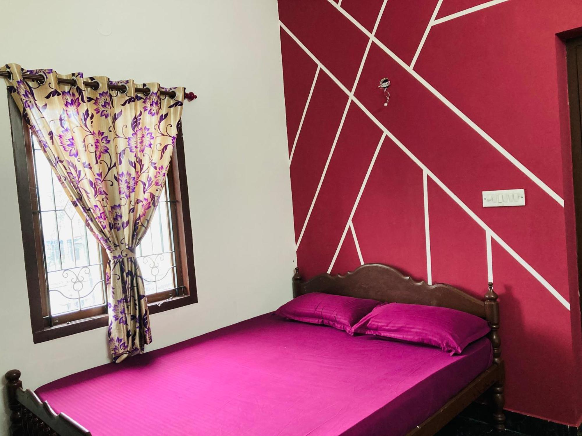 Swarna Tourist Home Муннар Экстерьер фото
