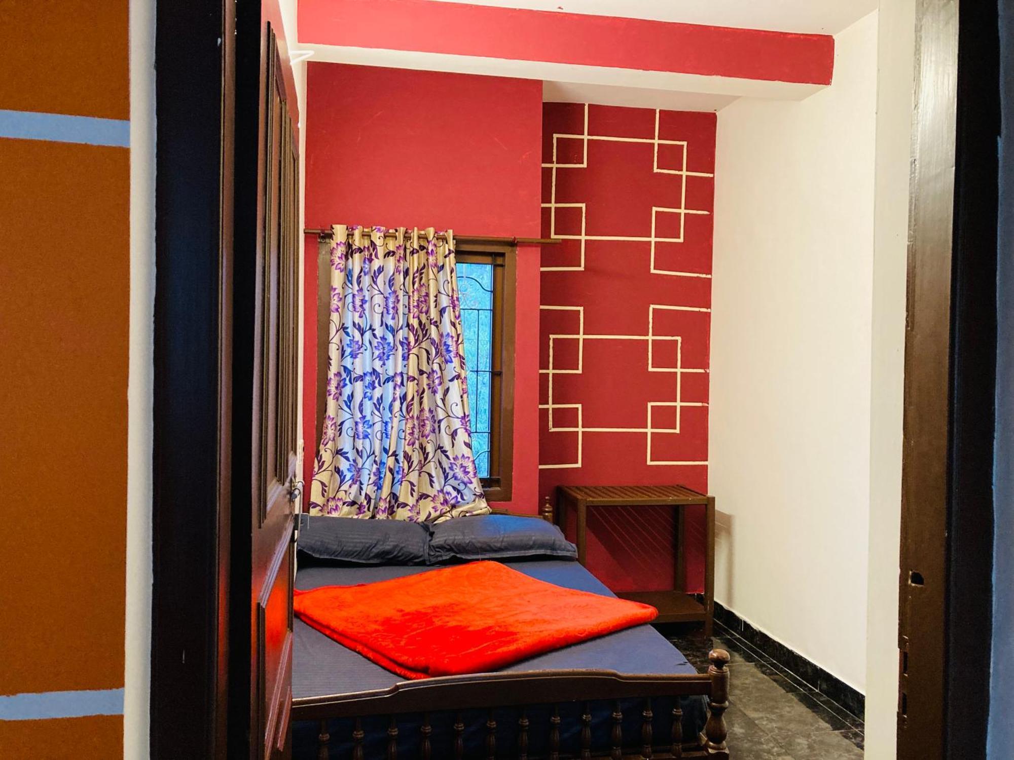 Swarna Tourist Home Муннар Экстерьер фото